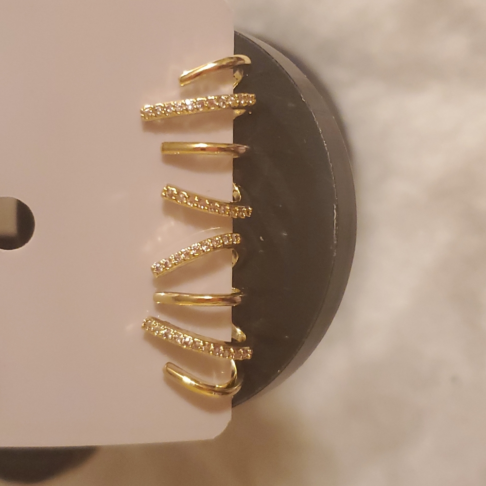 Claw earrings